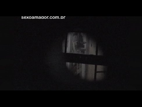 ❤️ Блонди ба таври махфӣ аз ҷониби як сайёҳи ҳамсоя, ки паси хиштҳои холӣ пинҳон шудааст, сабт мешавад ❤️ Порно босифат дар tg.myteporn.ru ❌️